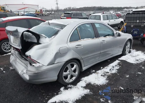 2005 Mercedes-Benz C 230 Kompressor Sport z USA, uszkodzony, nr VIN WDBRF40J05F692494